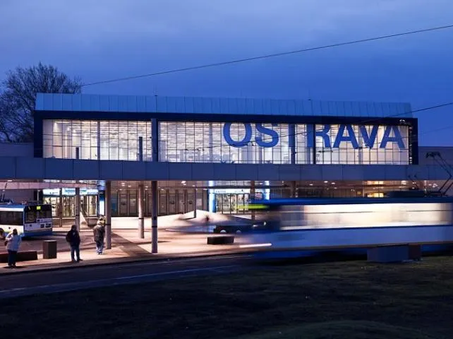 Vlaky projedou Ostravou rychleji. Správa železnic chystá obří zakázku