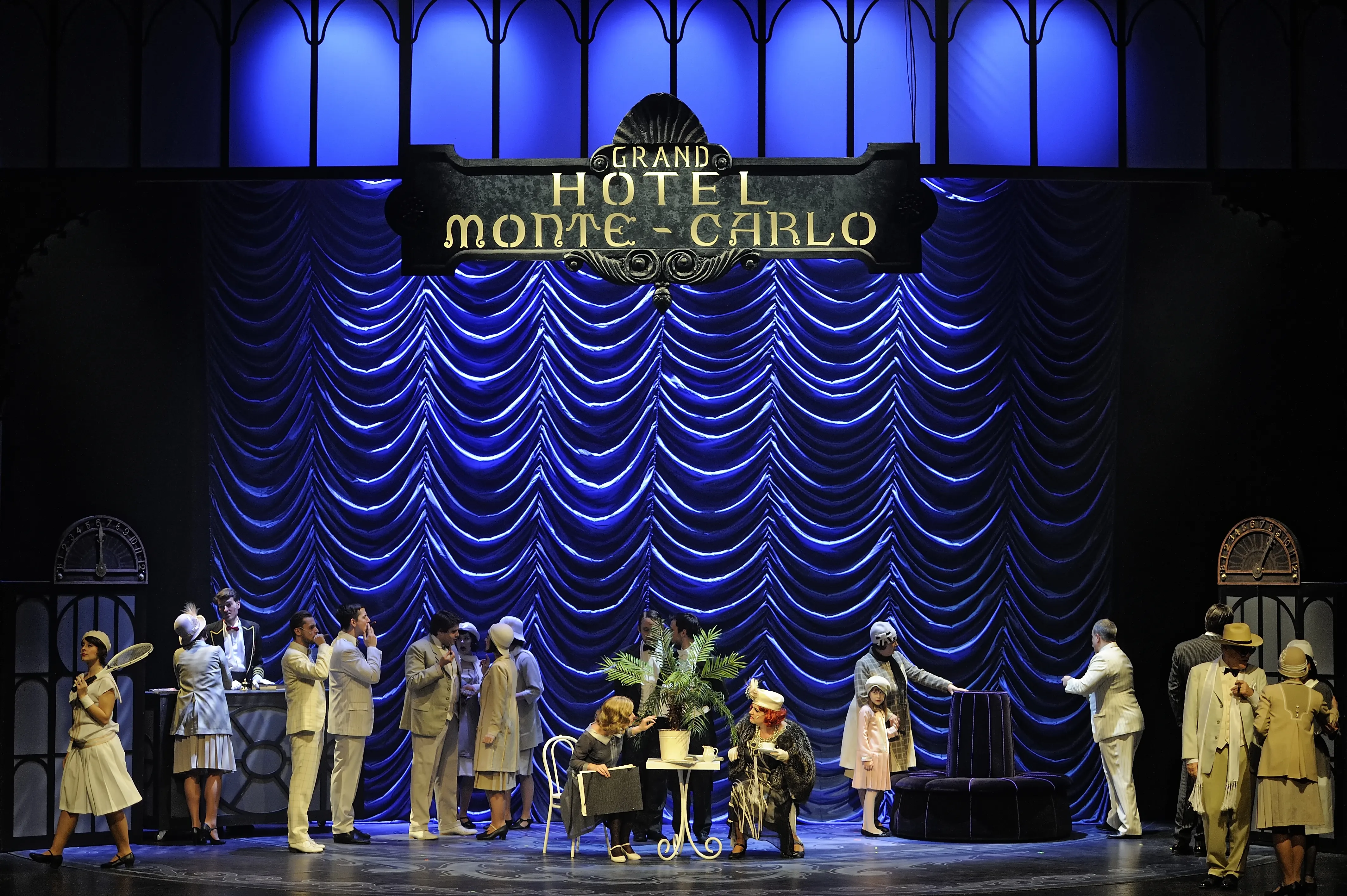 Mysteriózní muzikálové drama autorské dvojice Michael Kunze a Sylvester Levay Rebecca se má stát nejočekávanějším hitem muzikálové sezóny v Ostravě.