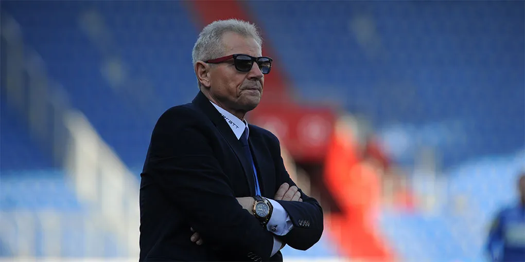 NA RIVALITU NEMYSLÍM, ŘÍKÁ KOUČ PŘED DERBY A APEL NA FANOUŠKY