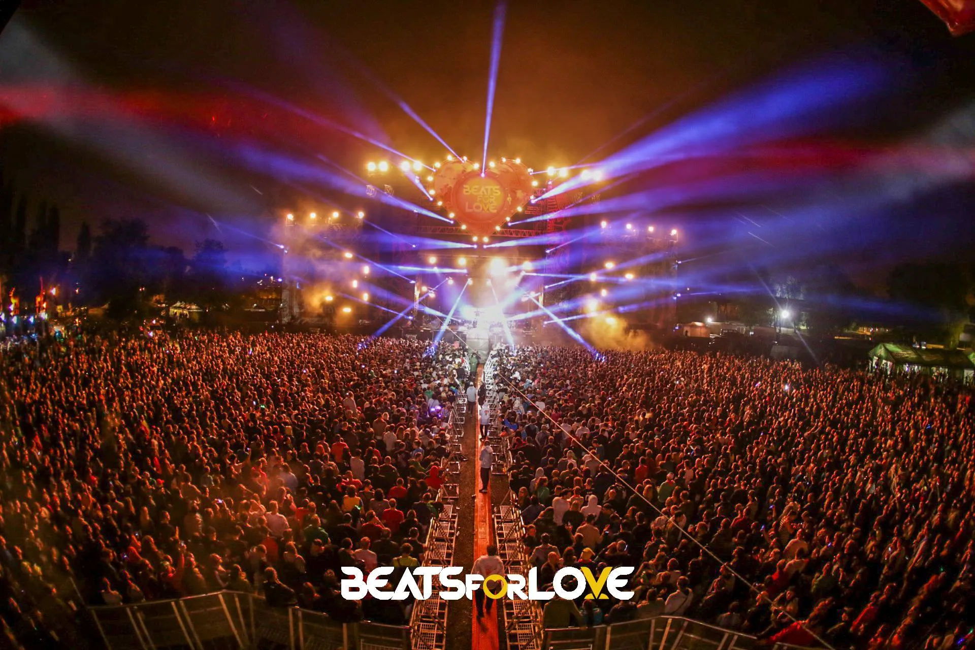 PRVNÍ DEN FESTIVALU BEATS FOR LOVE JE ZA NÁMI A BYLO TO VELKOLEPÉ!
