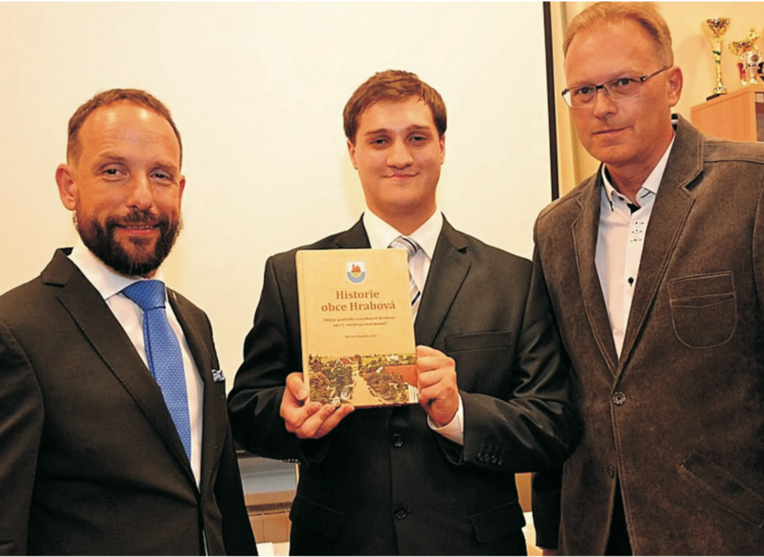 Vyšla kniha k 720 výročí Hrabové