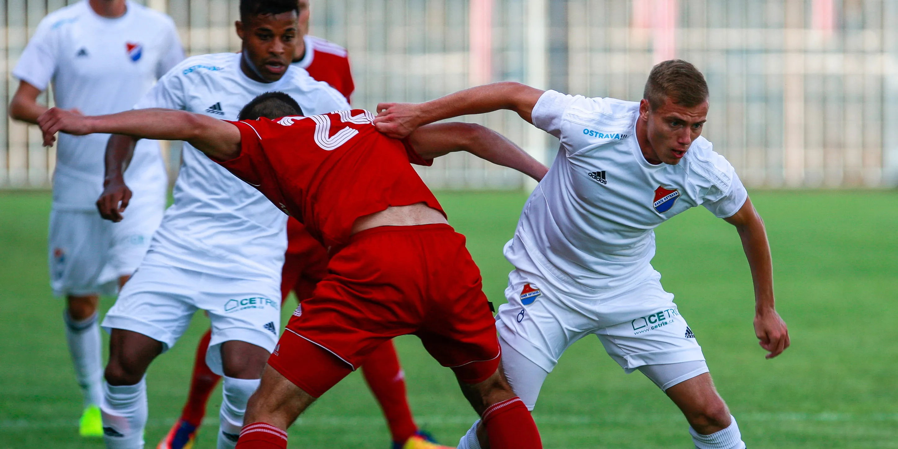 TOMÁŠ HYKEL BUDE HOSTOVAT V TŘINCI