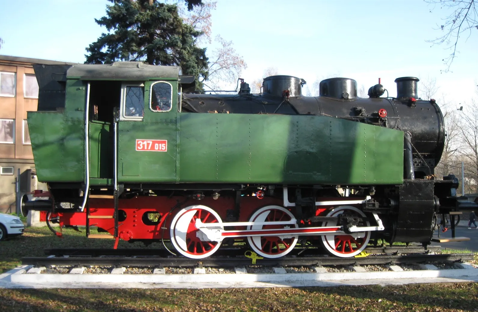 ArcelorMittal podpořil historickou tradici úzkokolejky  Hutní Mašinka pomohla lokomotivě