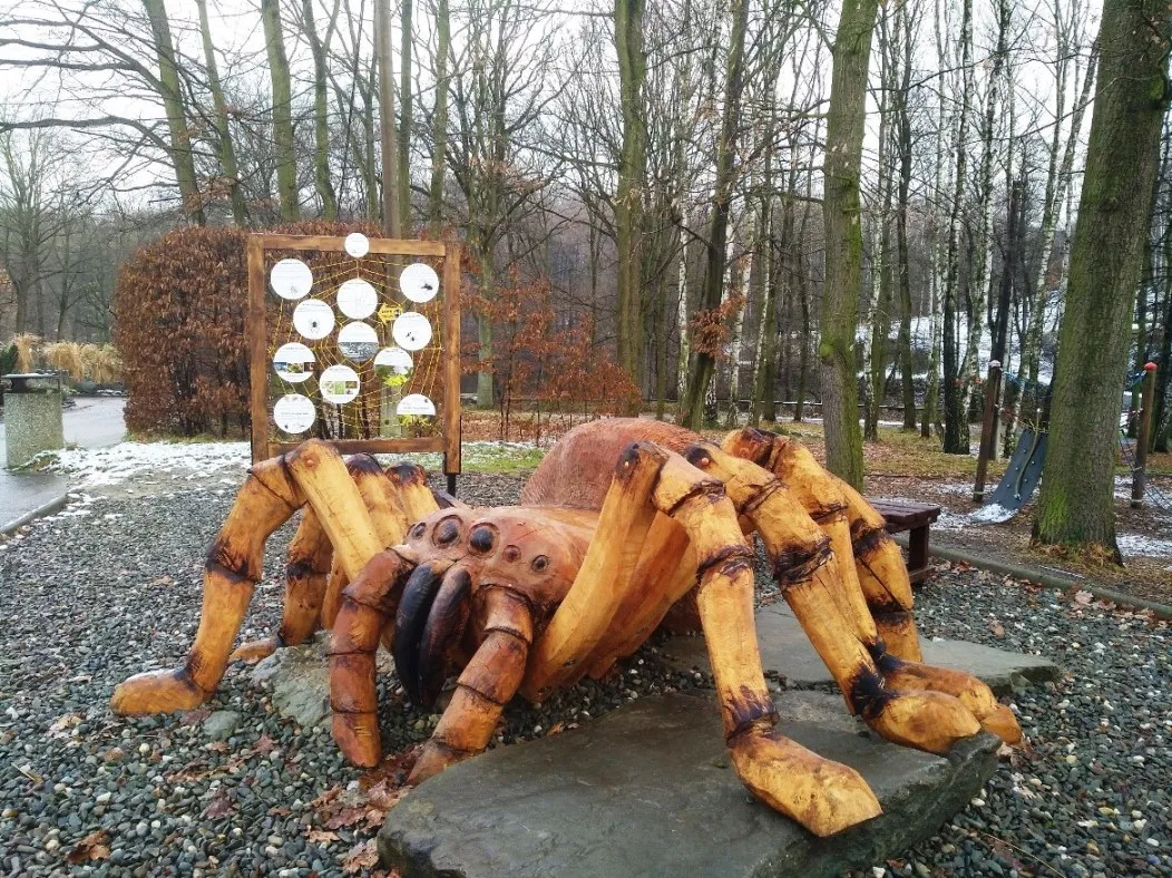 Stane se i obří pavouk v Zoo Ostrava Dřevěnou stavbou roku?