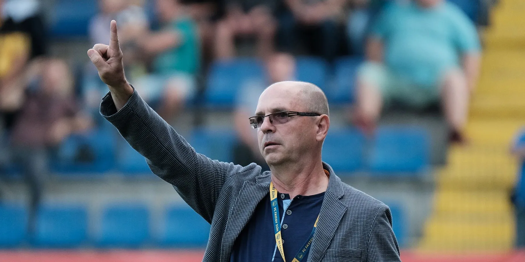 BANÍK PŘEBÍRÁ KOUČ BOHUMIL PÁNÍK