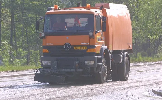 Ostrava zahájila revoluční nadlimitní čištění cest
