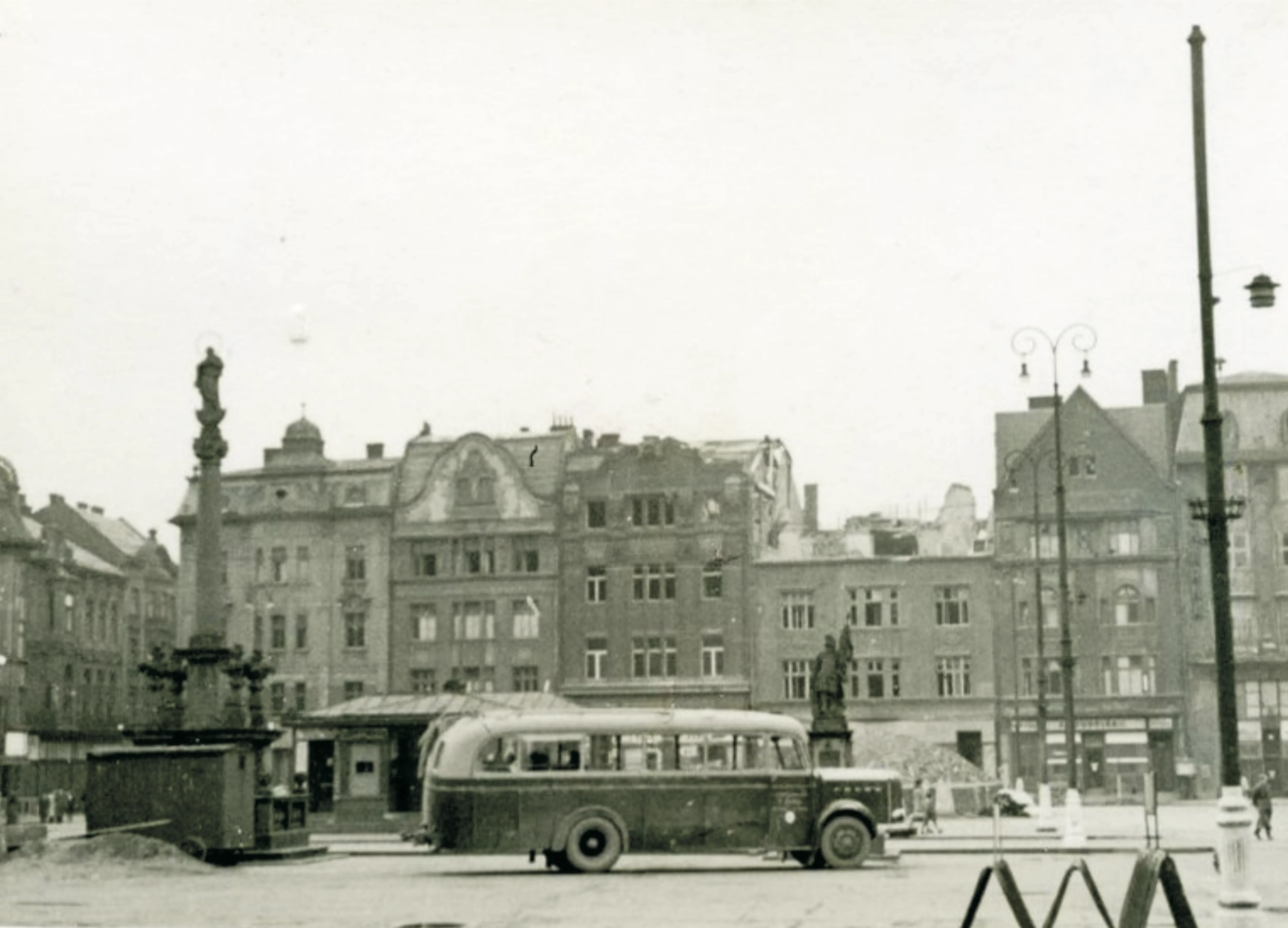 OBYVATELÉ UKÁZALI OSTRAVSKÉ DĚNÍ Z LET 1918 AŽ 1989
