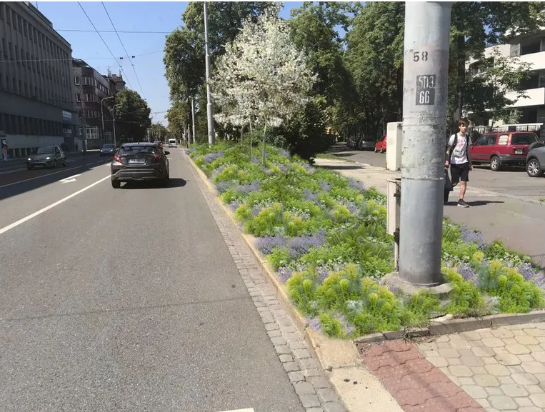 Rozšiřuje se Hlučínská před křižovatkou s ulicí Slovenskou, nový jízdní pruh umožní komfortnější odbočení na záchytné parkoviště