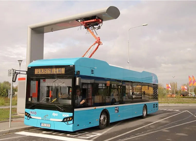 OSTRAVOU JEZDÍ ELEKTROBUS S ULTRARYCHLÝM DOBÍJENÍM
