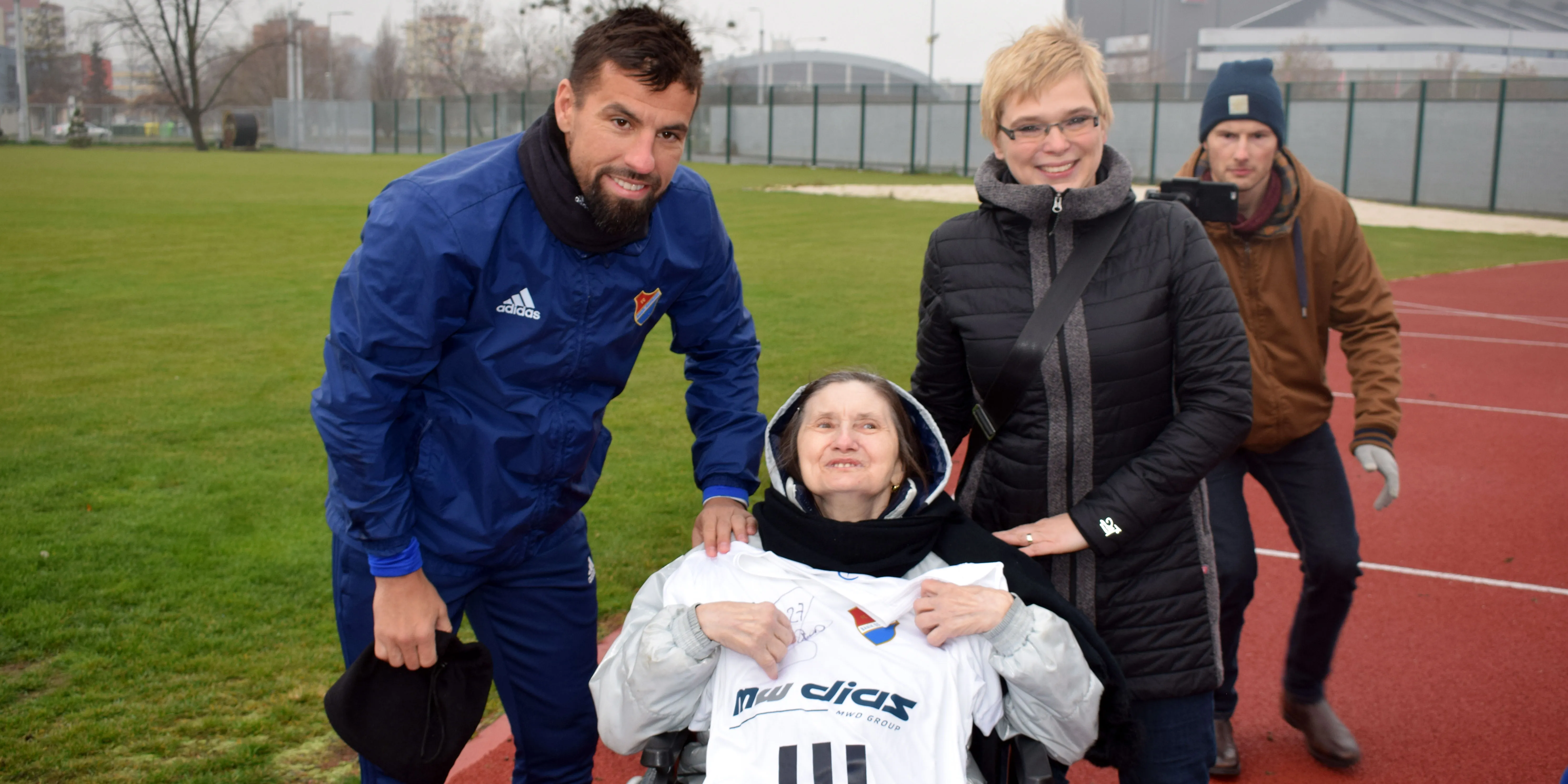 MILAN BAROŠ SPLNIL FANYNCE VELKÉ VÁNOČNÍ PŘÁNÍ