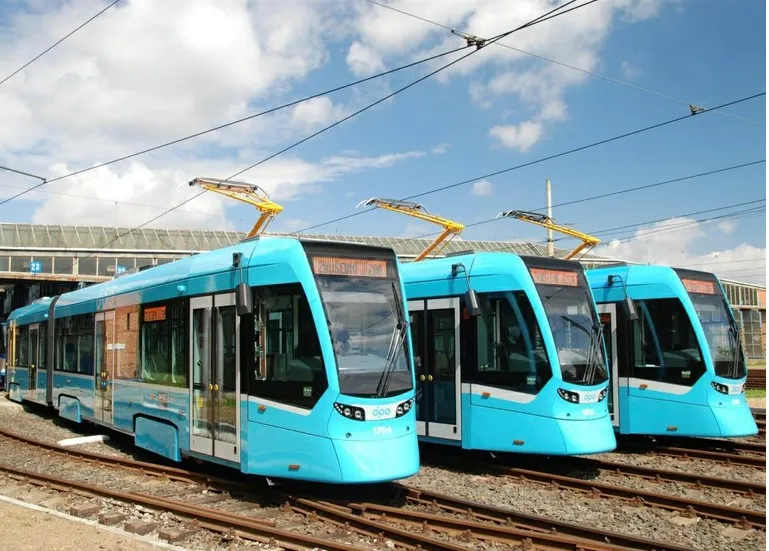 DOPRAVNÍ PODNIK OSTRAVA POPRVÉ PRODAL VÍCE KRÁTKODOBÝCH ELEKTRONICKÝCH JÍZDENEK NEŽ PAPÍROVÝCH