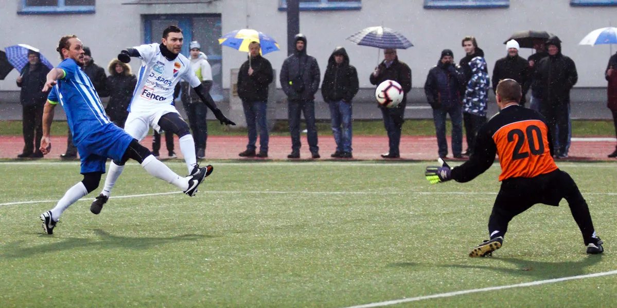 STARÁ GARDA V DERBY TĚSNĚ PROHRÁLA