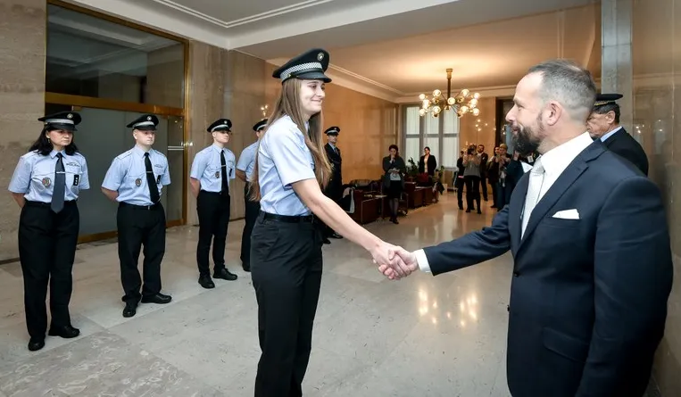 PRIMÁTOR PŘIJAL SLIB NOVÝCH STRÁŽNÍKŮ