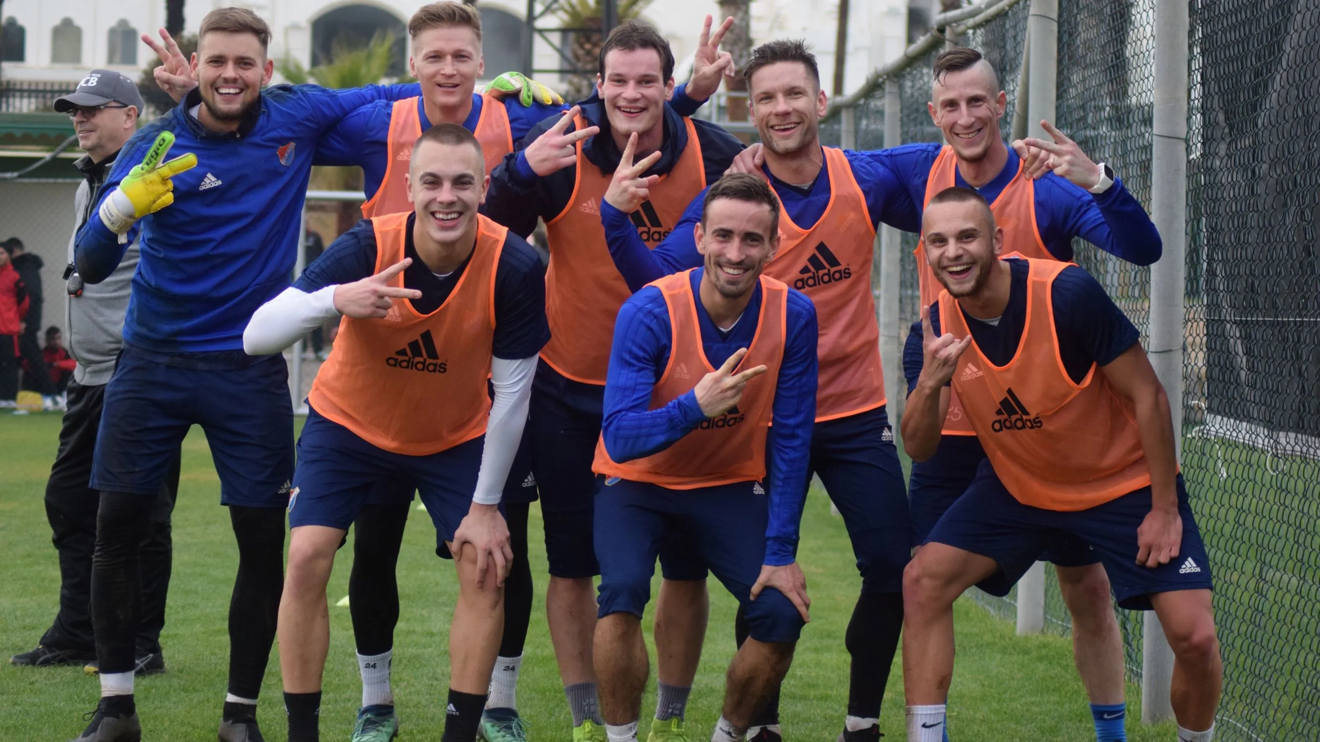 ÚTERÝ VE ZNAMENÍ VÍTĚZSTVÍ ORANŽOVÝCH