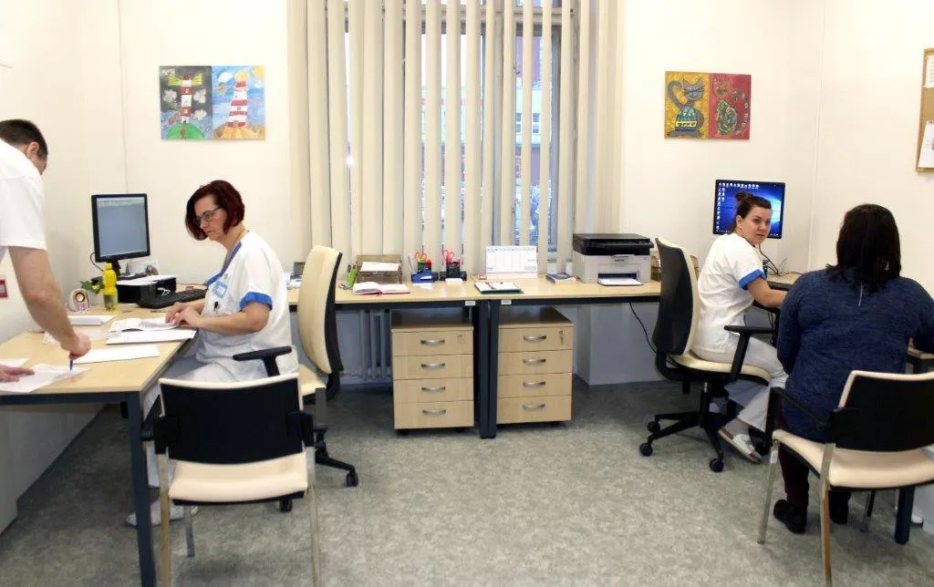DOPAMÁTKOVĚ CHRÁNĚNÉ VILY SE VRACÍ ZDRAVOTNÍCI I PACIENTI
