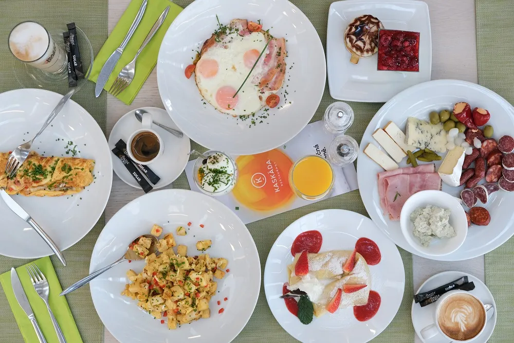 OBYVATELÉ OSTRAVY MĚNÍ SVŮJ STYL- ZAČÍNAJÍ SI UŽÍVAT SNÍDANÍ. NOVĚ TAKÉ V RESTAURACI KASKÁDA V KAROLINĚ