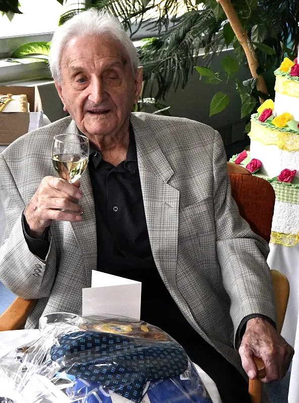 103 slavil v dobré kondici  strana 10