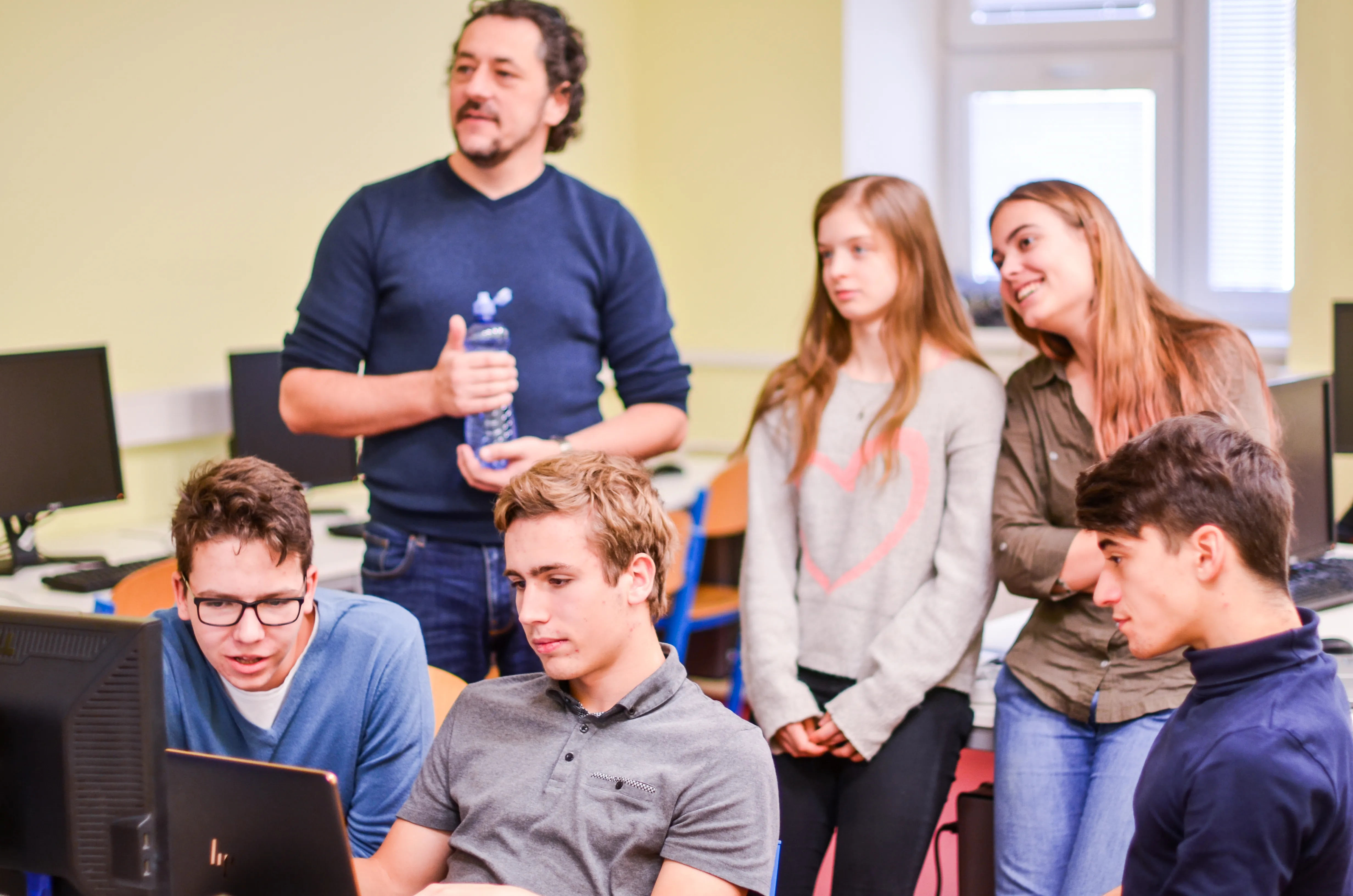 STUDENTI VÍTKOVICKÉHO GYMNÁZIA VYVÍJEJÍ APLIKACI PRO VYÚČTOVÁNÍ SLUŽEBNÍCH CEST