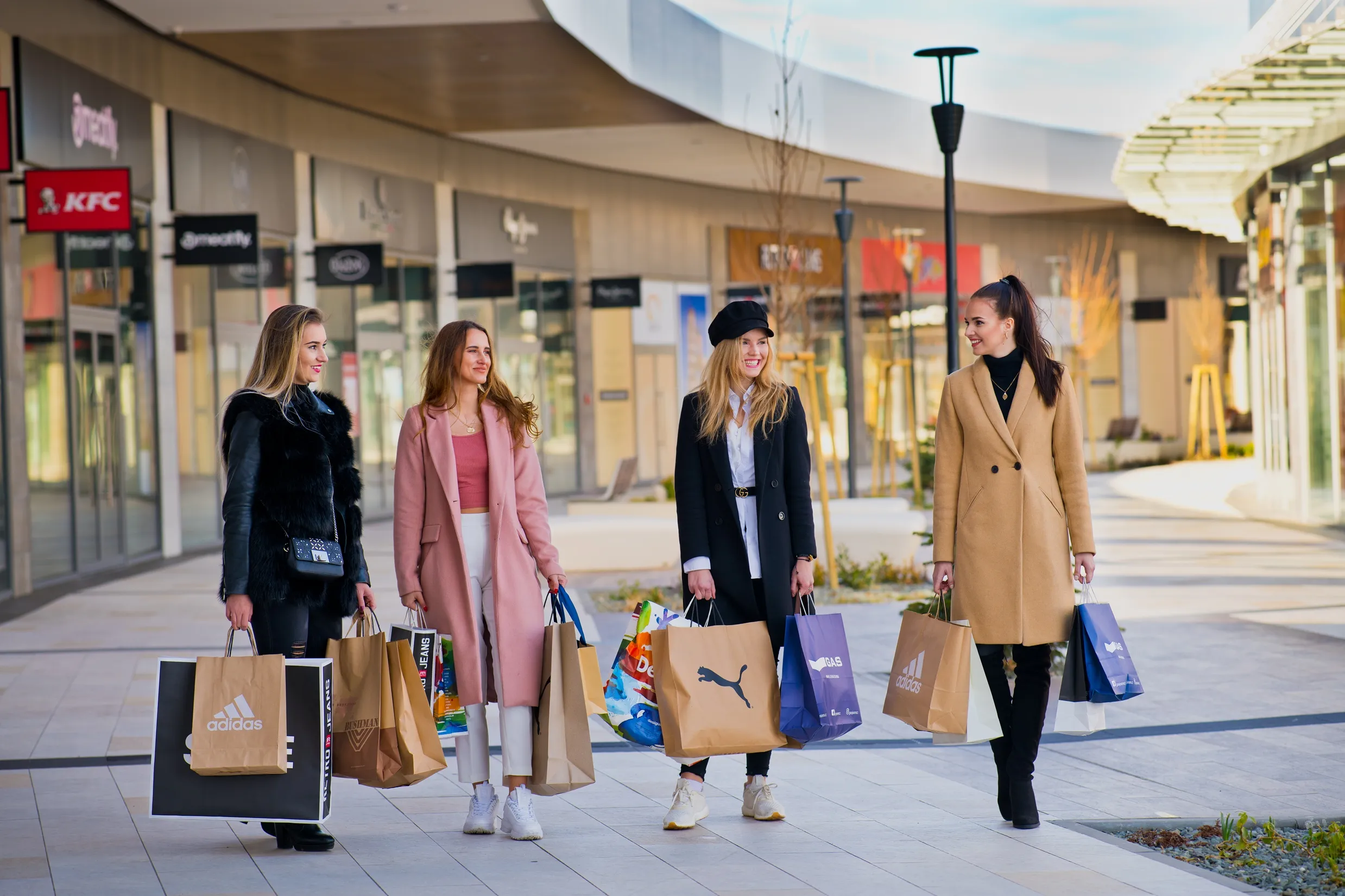 V Outlet Arena Moravia nově značky Guess, Calvin Klein a Marciano