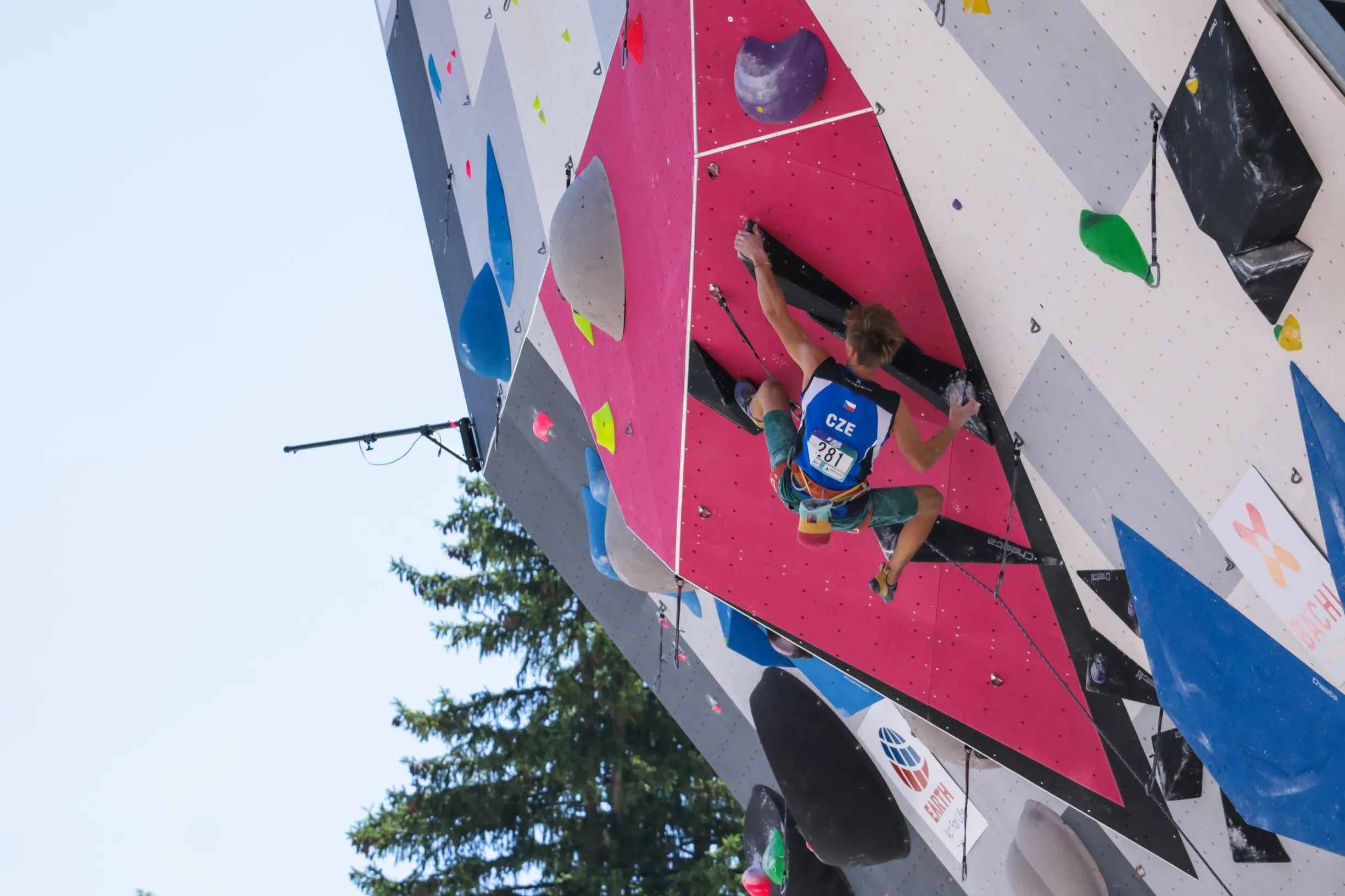 Ostravské TROJHALÍ přivítá nejlepší české i zahraniční lezce boulderingu