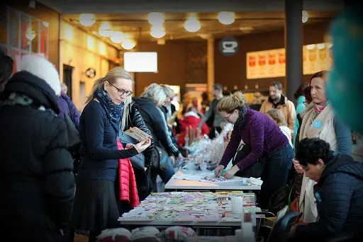 Gong bude již brzy hostit Advent plný KŘÍDLENÍ.  Festival oslavující dobročinnost, všímavost a laskavost. Lítejte v tom taky!