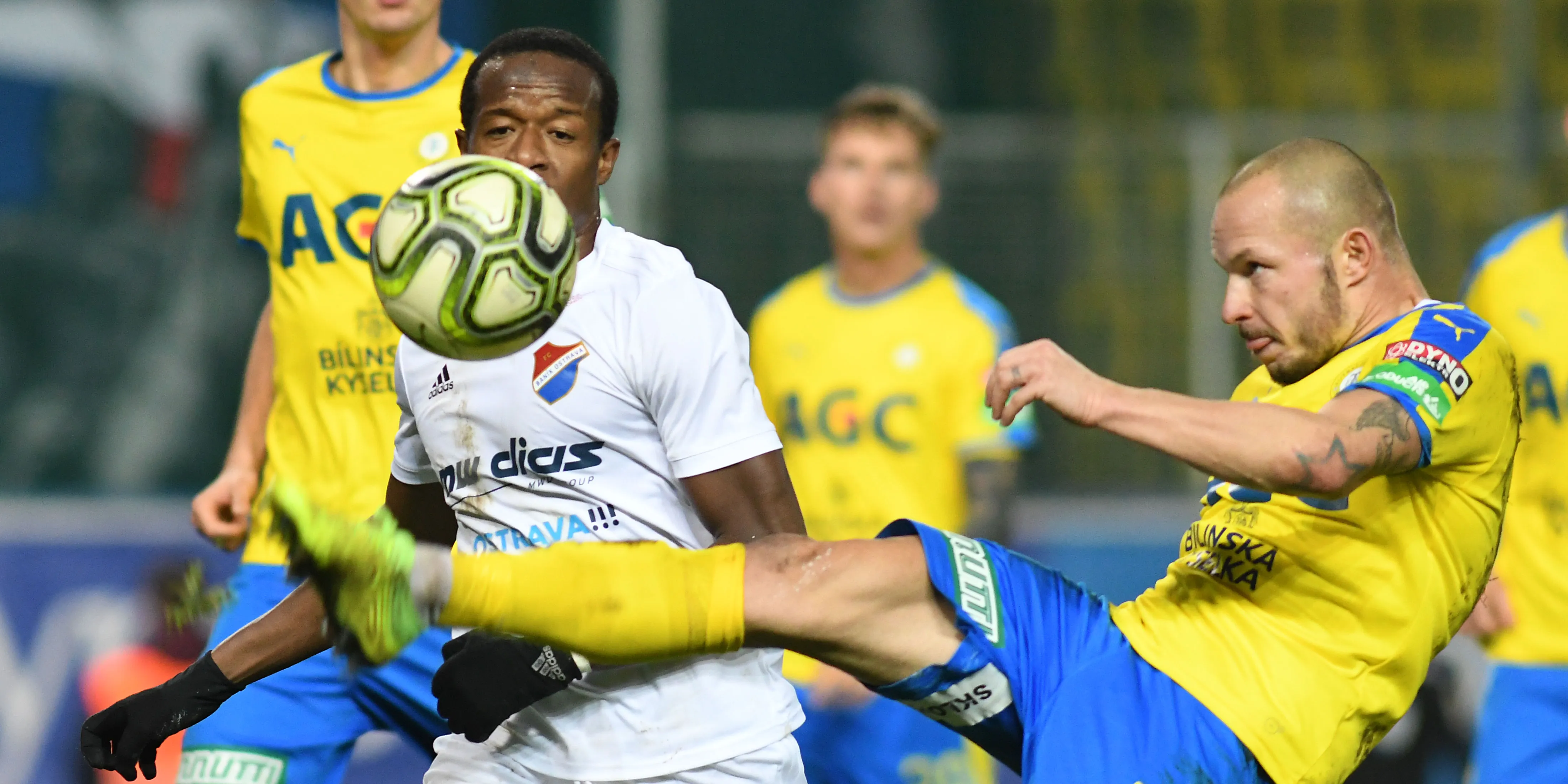 KONEC VENKOVNÍHO PŮSTU: TEPLICE - BANÍK 1:1