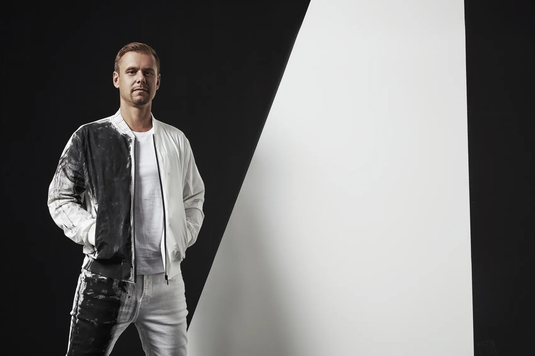 Dj Armin van Buuren megahvězda vystoupí v Ostravě na Beats for Love !