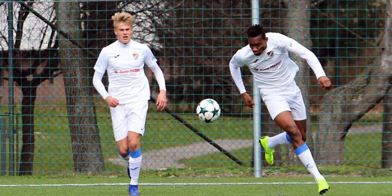 MUHAMED TIJANI BUDE HRÁT ZA KARVINOU