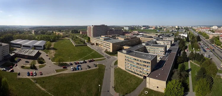 Lékaři FN Ostrava propustili domů chlapce zasaženého bleskem