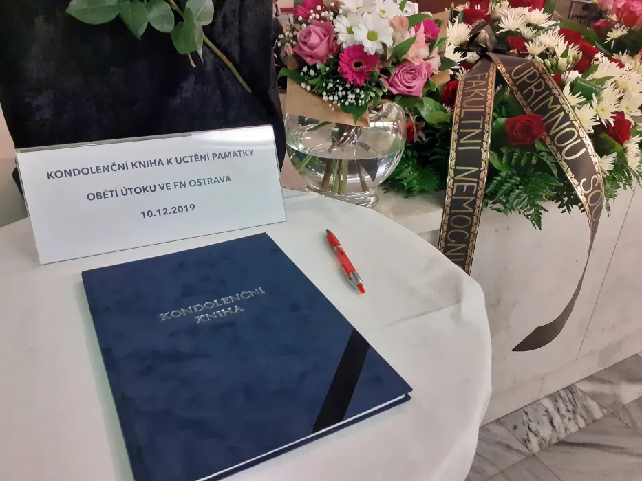 SBÍRKA NA PODPORU OBĚTÍ STŘELBY VE FN OSTRAVA KONČÍ