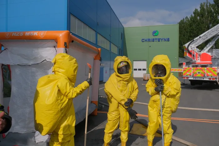 Hasiči řešili v Odrách následky reakce chemikálií