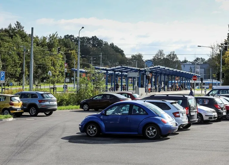 Parkoviště v režimu park and ride se bude stavět na Černém potoku
