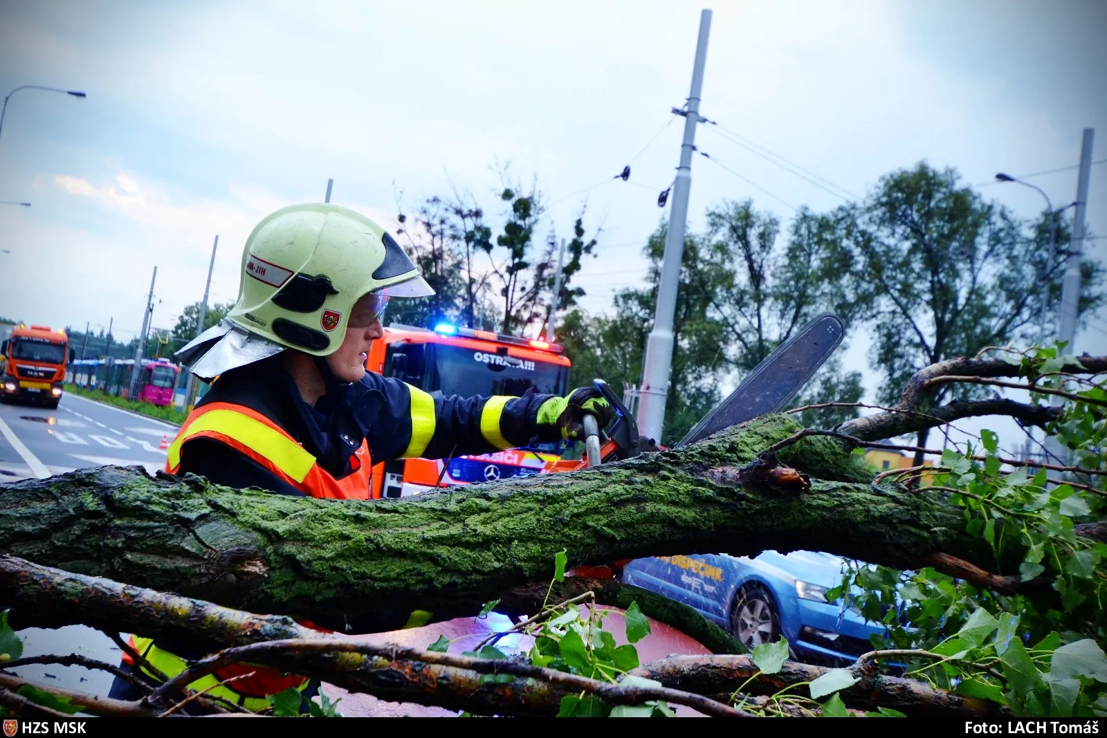 Prudké bouřky zaměstnaly hasiče v Moravskoslezském kraji