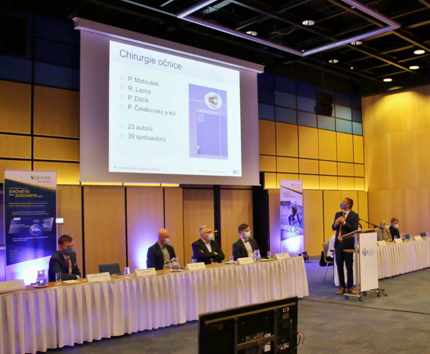 Sympoziu oftalmologů dominovala onkologická onemocnění očí