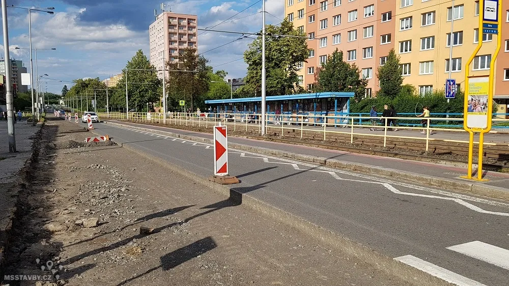 Frekventovaná křižovatka u Kotvy je po modernizaci již plně průjezdná, řídí ji nová světelná signalizace