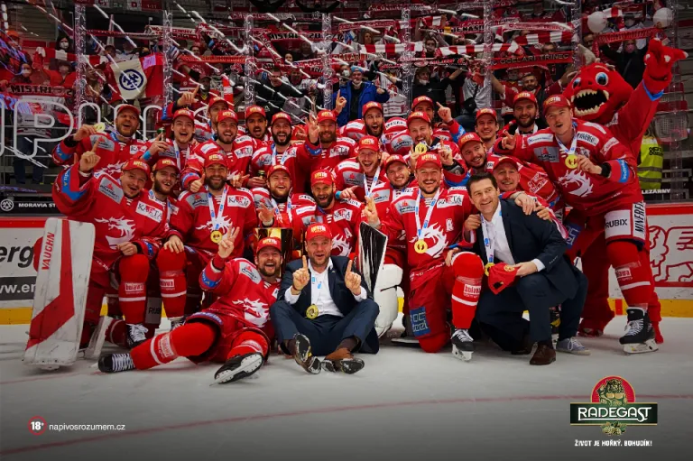 Radegast odměnil pivem oba finalisty hokejového playoff