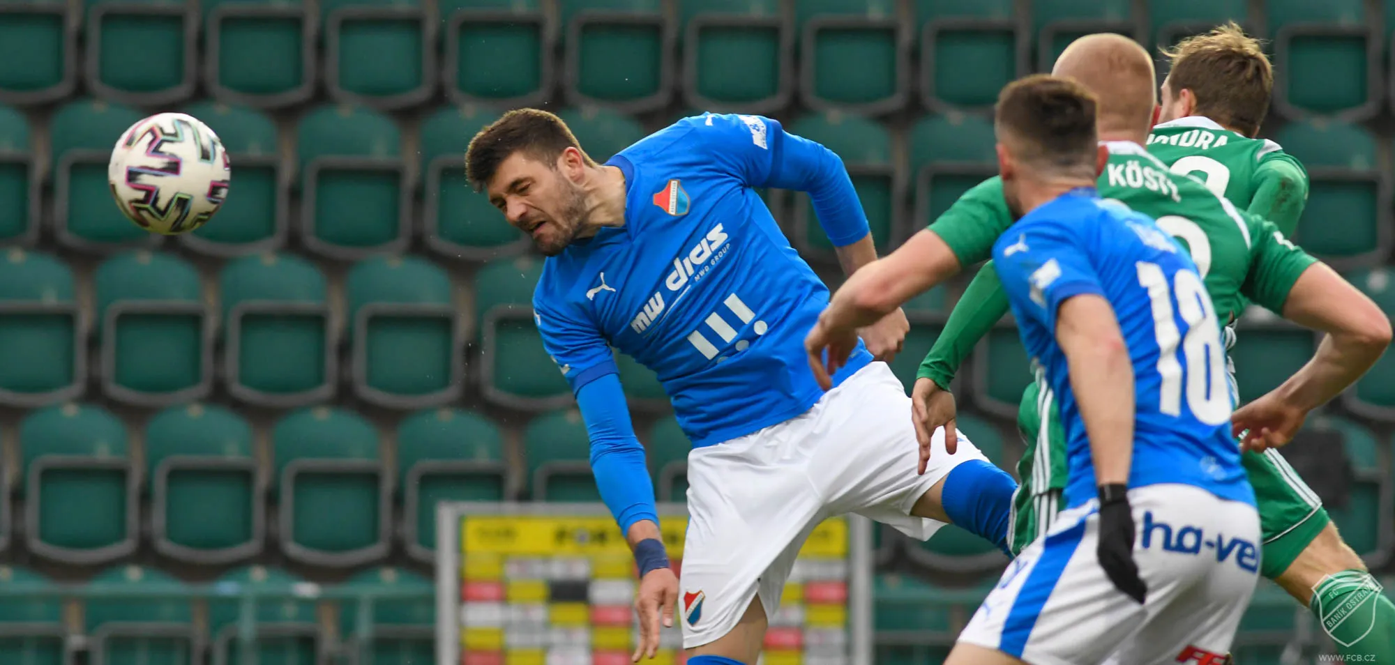 Na sobotní fotbal Baníku s Karvinou s diváky