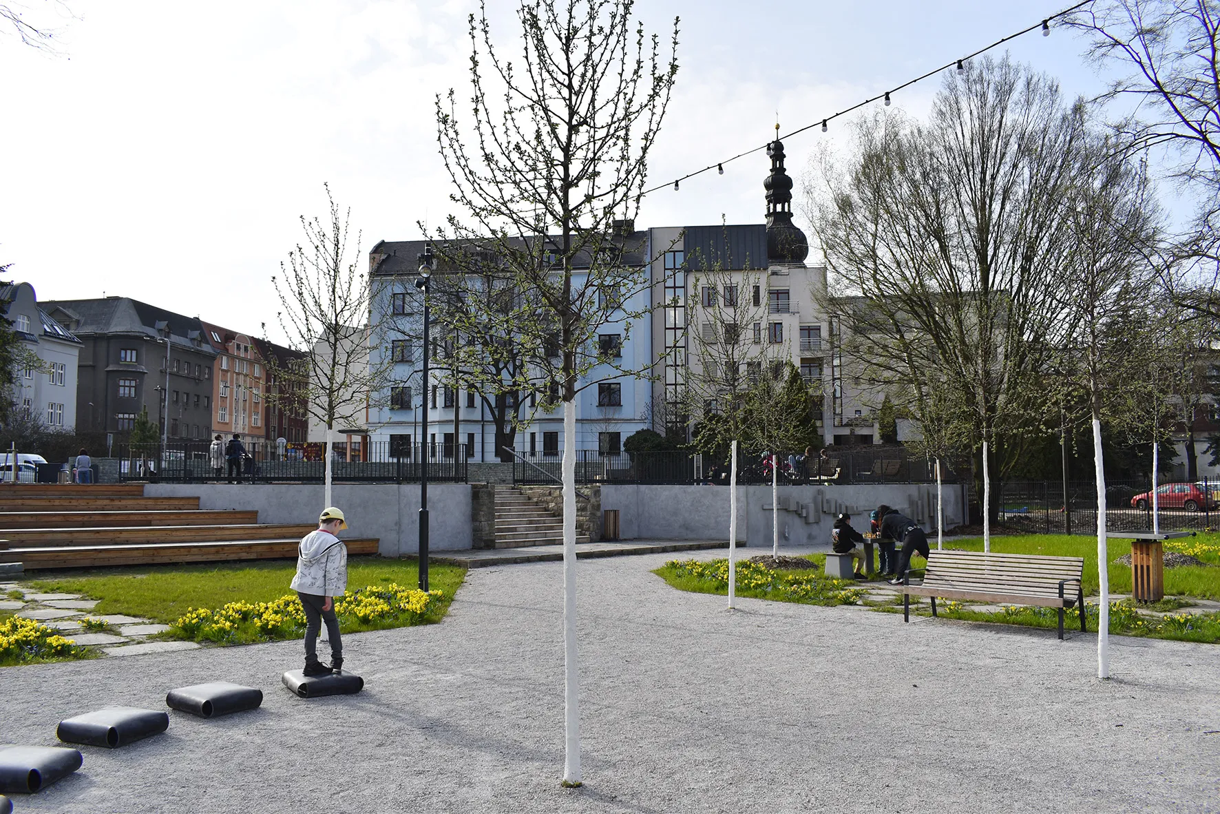 Farská zahrada, originální městský park v centru Ostravy, je už otevřená pro veřejnost