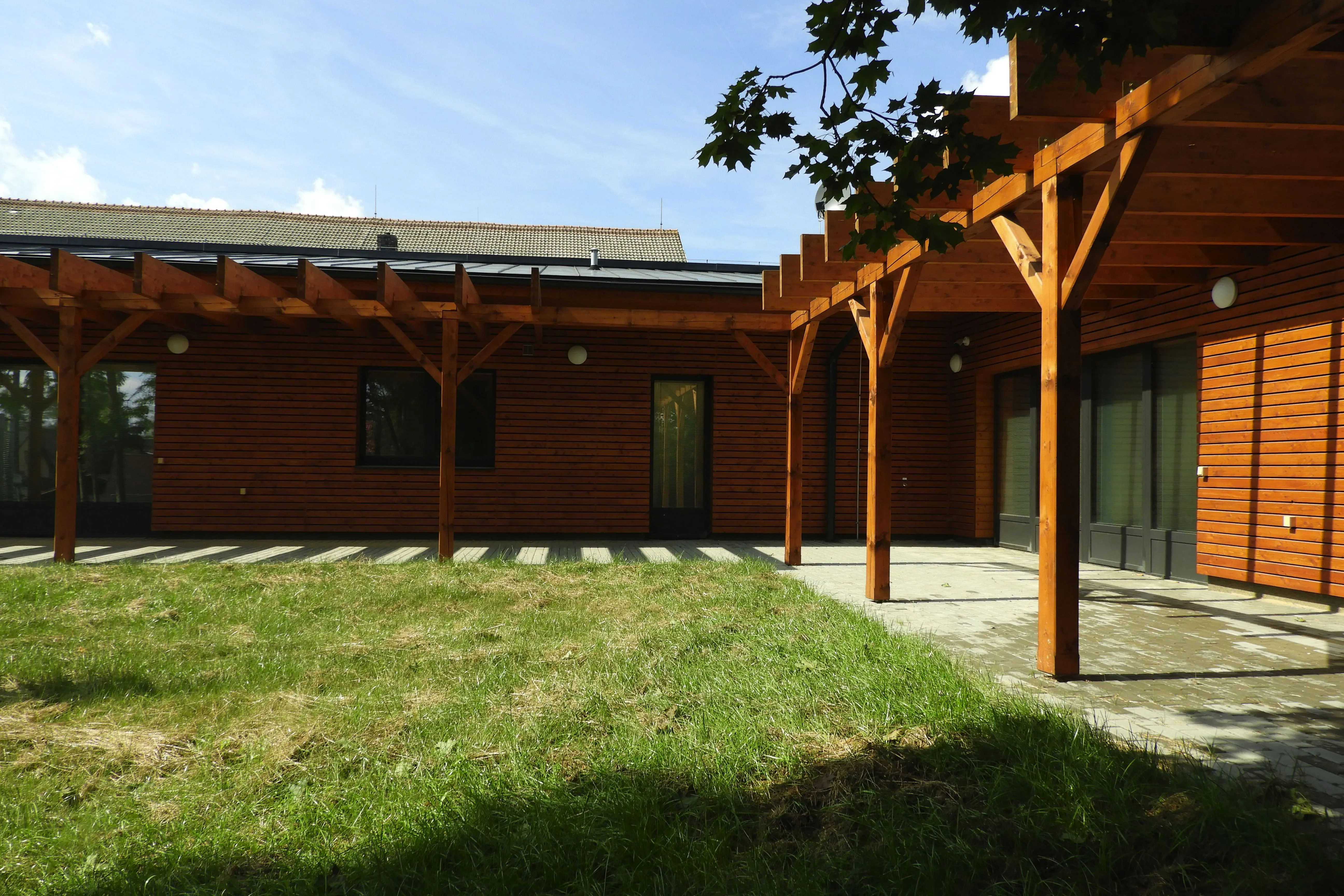 Další samostatné bydlení pro klienty Čtyřlístku se otevře v Lhotce
