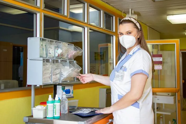 Do Fakultní nemocnice Ostrava nastoupí 49 absolventů, nejvíce z Ostravské univerzity