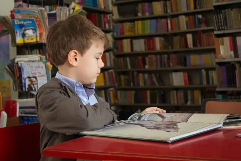 TRÁPÍ SE VAŠE DÍTĚ PŘI UČENÍ?