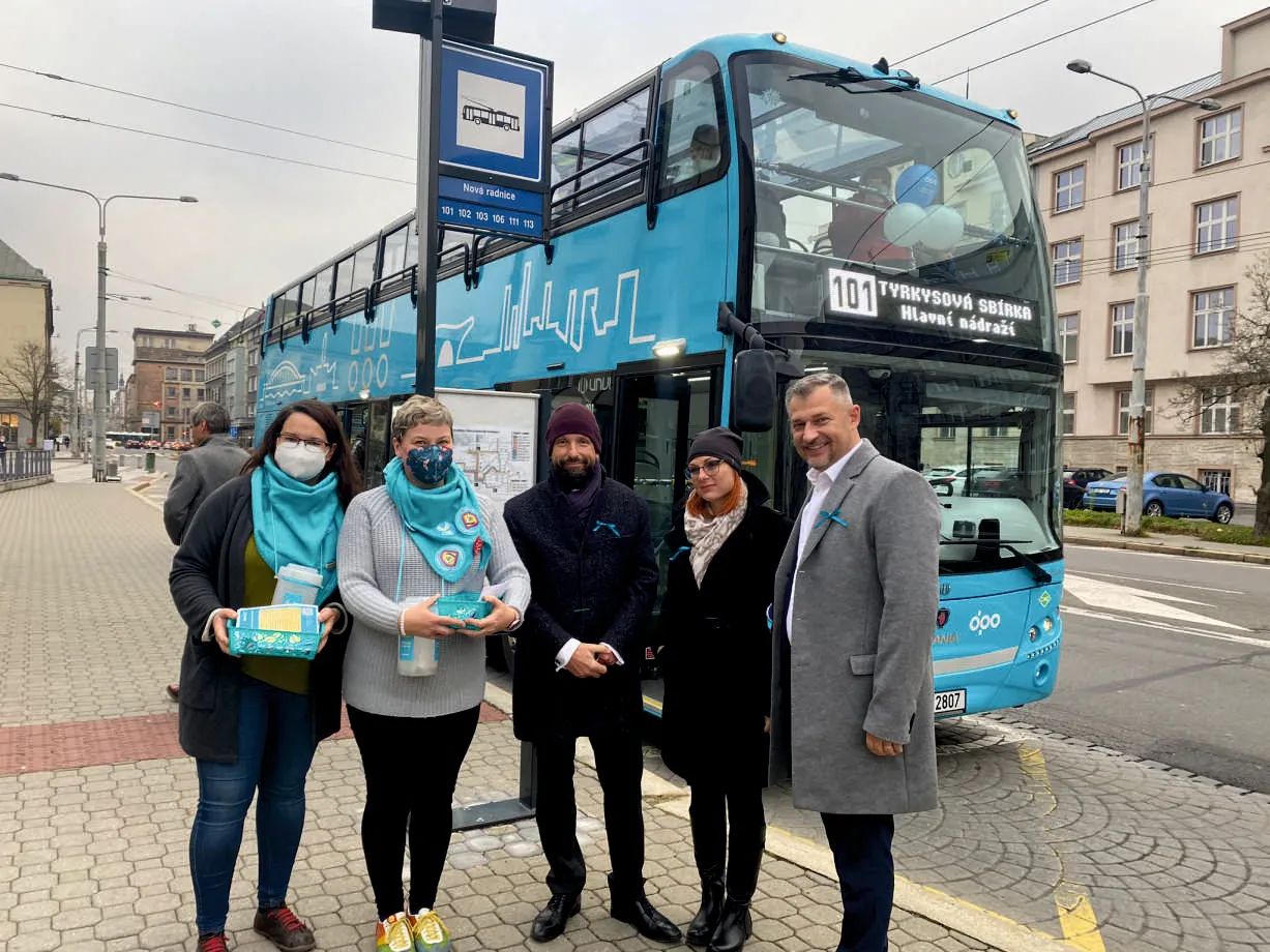 DOUBLEDECKER ZAHÁJIL LETOŠNÍ TYRKYSOVOU SBÍRKU