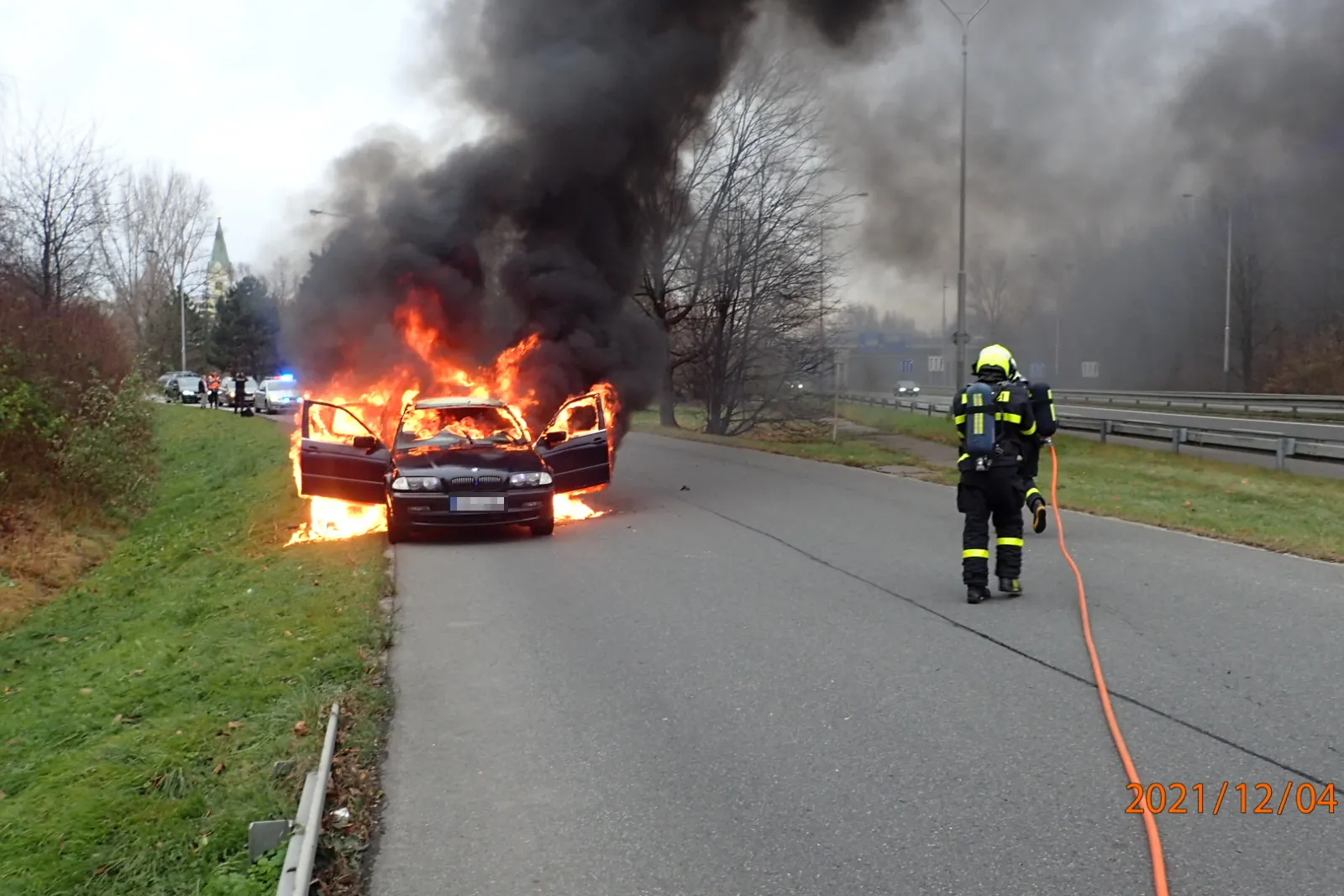 V Ostravě shořelo BMW