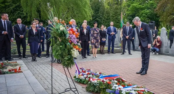Premiér Petr Fiala v Den vítězství uctil památku obětí druhé světové války