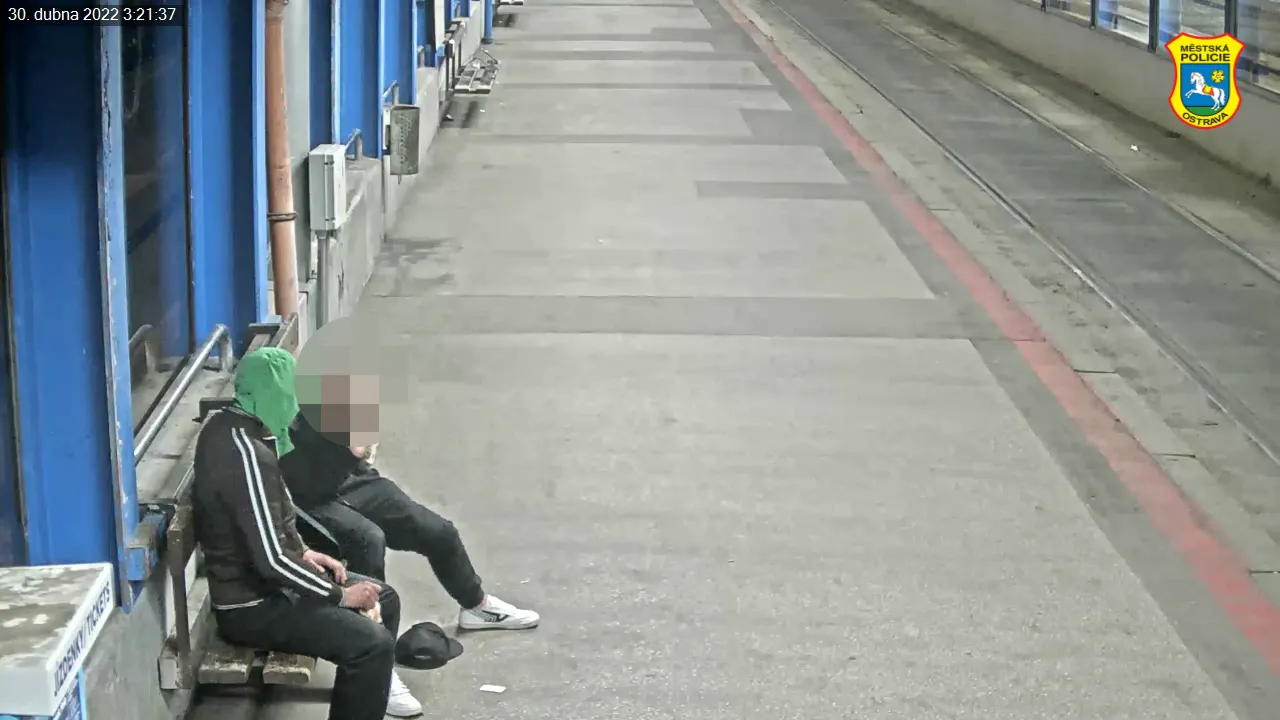Znaveného muže okradli o telefon, z lupu se radovali jen krátce
