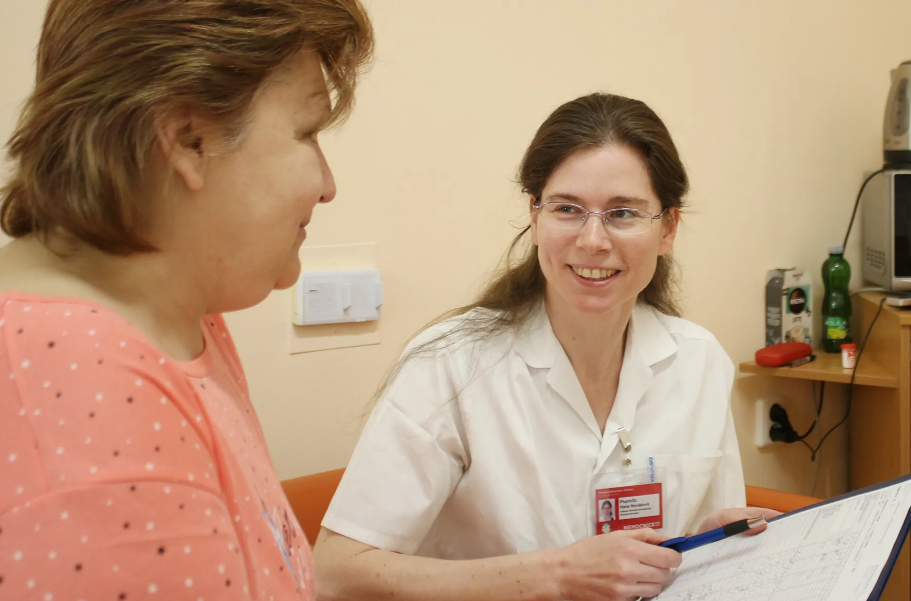 Lékaři mohou nechat svým ambulantním pacientům zhodnotit léky klinickými farmaceuty, kteří navrhnou jejich optimalizaci