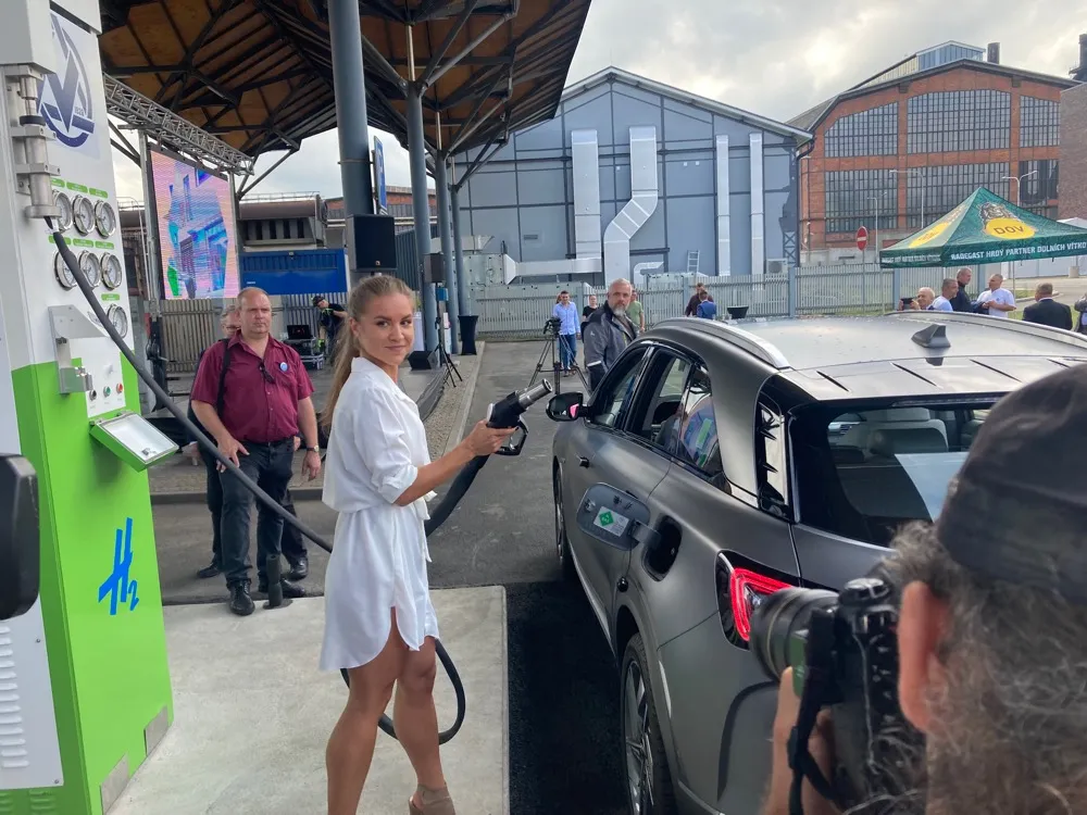 Ostrava má první veřejnou vodíkovou plnicí stanici