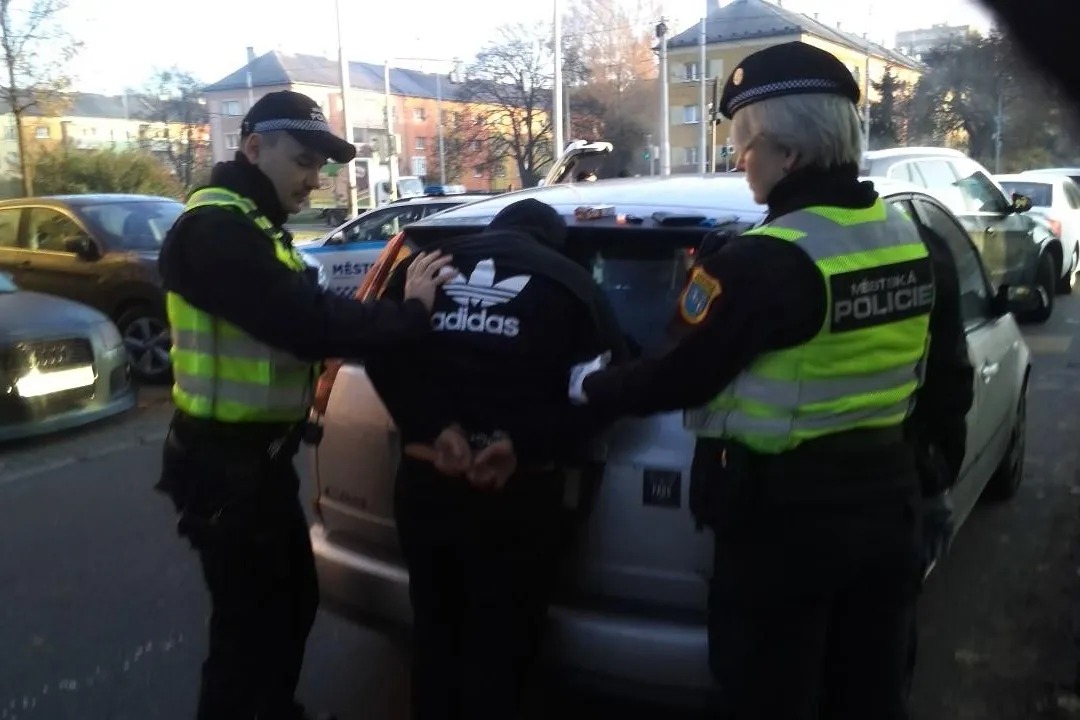 Podnapilý řidič taxíku byl zadržen hned po ránu
