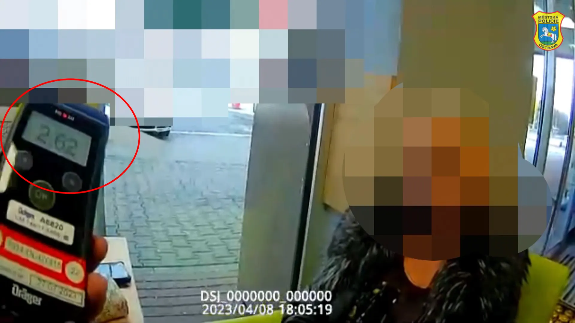 Přijela si natankovat posilněná alkoholem