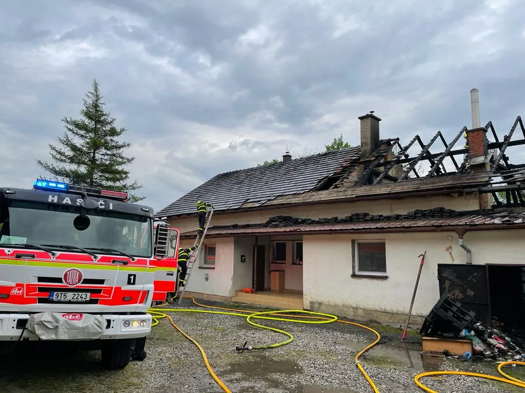 Požár garáže způsobil škodu 950 tisíc korun
